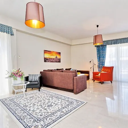 Oksana's Bernadette Apartment