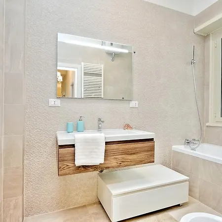 I Trionfale På 130 M². Soveværelser: 3. Private Badeværelser: 2. Lejlighed