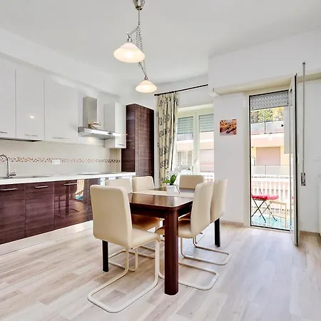 I Trionfale På 130 M². Soveværelser: 3. Private Badeværelser: 2. Lejlighed *