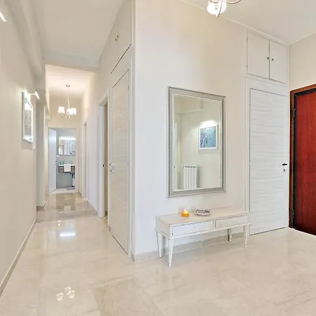 I Trionfale På 130 M². Soveværelser: 3. Private Badeværelser: 2. Lejlighed *