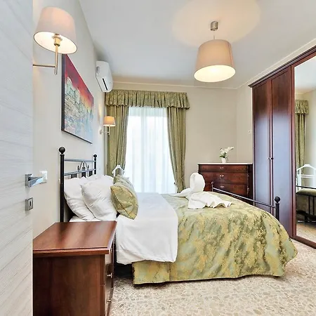 Di 130 M² Con 3 *