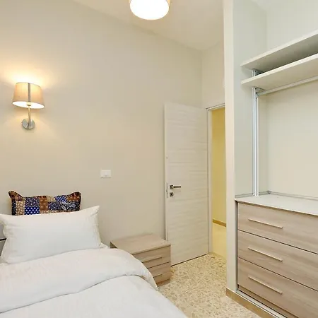 Appartamento Di 130 M² Con 3 *
